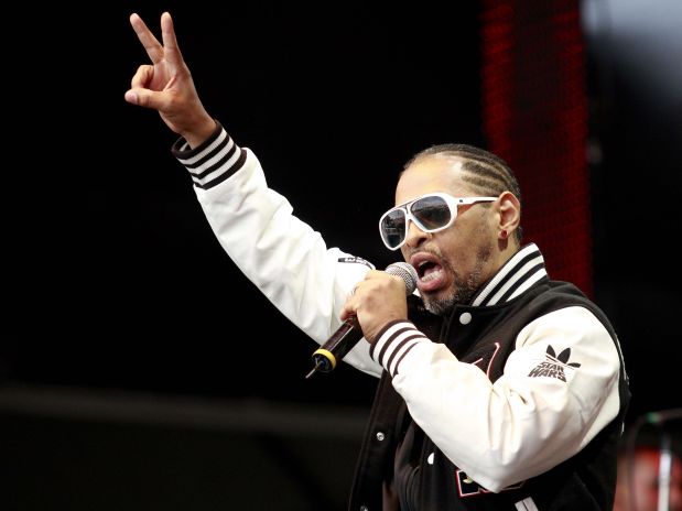 O rapper Thaíde comemora 30 anos de carreira com novo disco - ABRAMUS